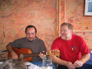 oh at last, Kris plays us a tune...